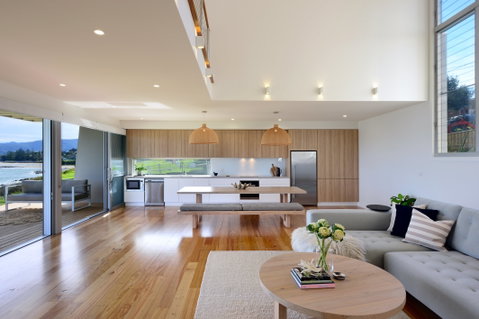 Absolute Waterfront Gerroa - Maitland Accommodation 2