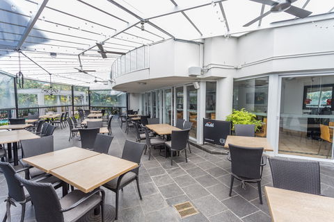 Alpha Sovereign Hotel - Maitland Accommodation 2