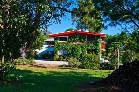 Alpenhorn Holiday Units - Maitland Accommodation 0