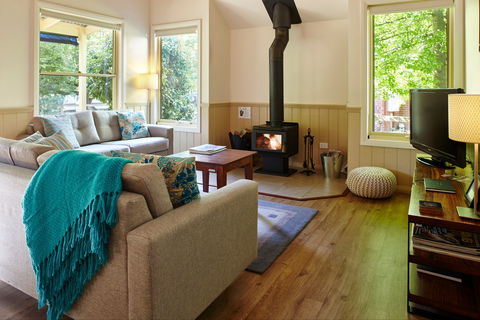 Alpine Valley Cottages - Maitland Accommodation 0