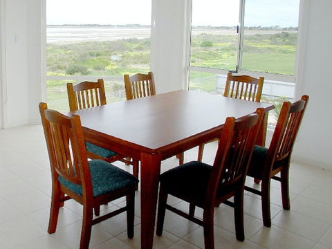 Arabesque Villa 2 - Maitland Accommodation 2
