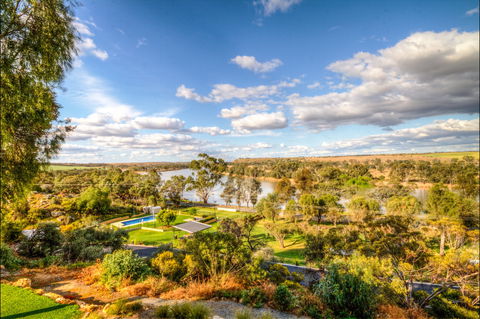 Aruma Executive Holiday Home - Maitland Accommodation 1