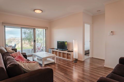 Aruma Executive Holiday Home - Maitland Accommodation 2