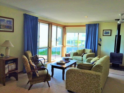 Avalon - Maitland Accommodation 2