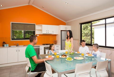 Burleigh Beach Tourist Park - Maitland Accommodation 0