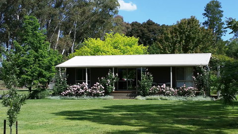 Camawald Coonawarra Cottage B&B - Maitland Accommodation 2