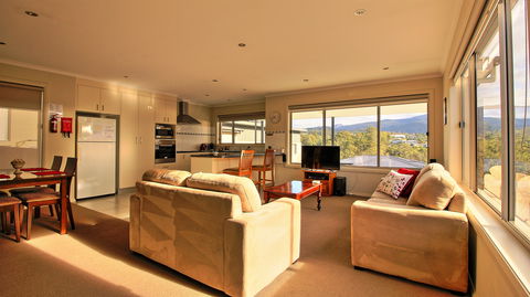 Hobart Villa On Moir - Maitland Accommodation 2