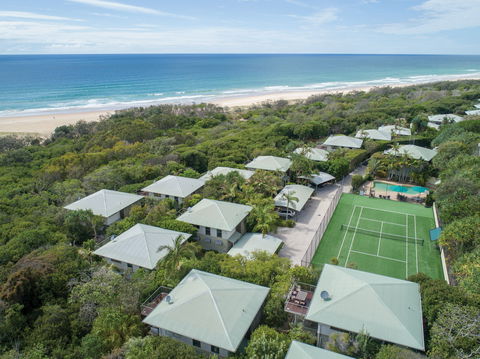 The Retreat Beach Houses - Maitland Accommodation 2