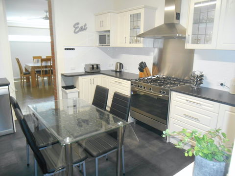 Ti Tree Cottage - Maitland Accommodation 1