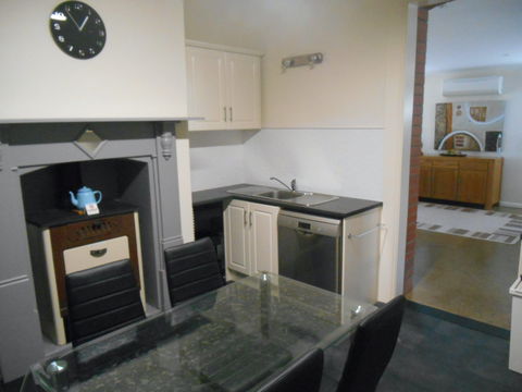 Ti Tree Cottage - Maitland Accommodation 2