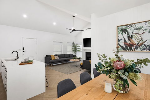 Abode Accommodations - Maitland Accommodation 1