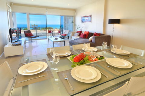 Adelaide Luxury Beach House - Maitland Accommodation 2