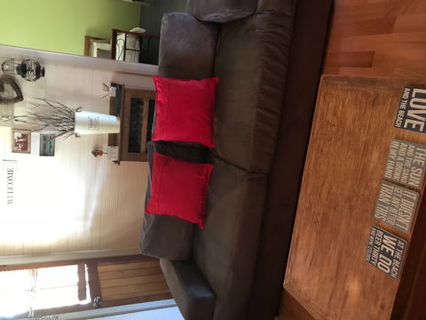 Anderl's Beach Cottage - Maitland Accommodation 1