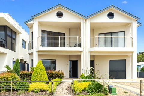 A Point Of View - Maitland Accommodation 1