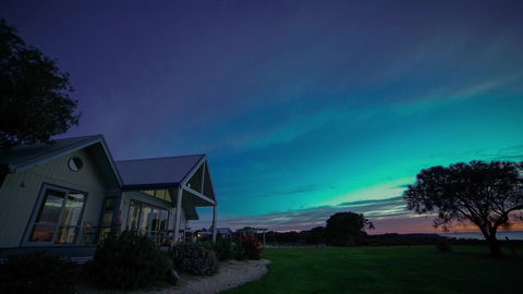 Bear Gully Coastal Cottages - Maitland Accommodation 1