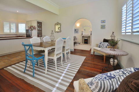 Clemandtines Vintage Beach Estate - Maitland Accommodation 2