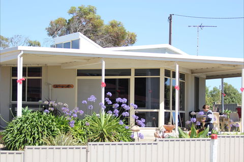 Deckadence Seafront - Maitland Accommodation 0