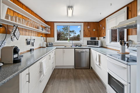 Derby Base - Maitland Accommodation 2