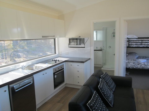 Just Red Wines Vineyard Cabins - Maitland Accommodation 2