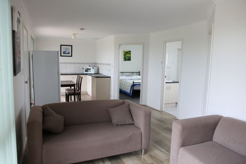 Tarnasey Farm - Grandma's Getaway - Maitland Accommodation 1