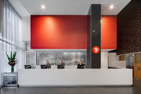 Travelodge Hotel Melbourne Docklands - Maitland Accommodation 0