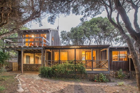 Yallingup Beach House - Maitland Accommodation 0