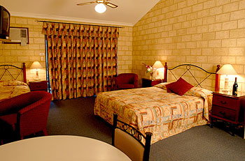 Karri Forest Motel & Restaurant - Maitland Accommodation 3
