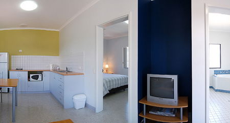 Mandurah Ocean Marina Chalets - Maitland Accommodation 3