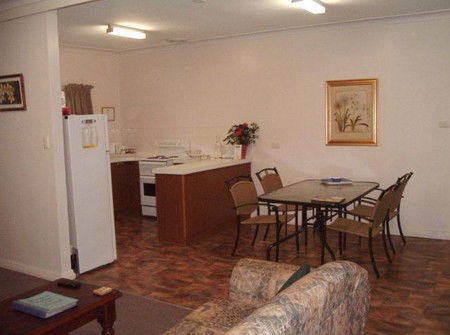 About Town Cottages - Maitland Accommodation 1