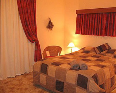 Acacia Grove Holiday House - Maitland Accommodation 2