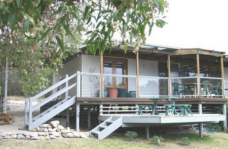 Mullimburra Beach House - Maitland Accommodation 3