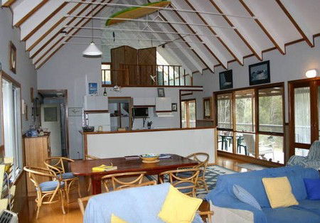 Mullimburra Beach House - Maitland Accommodation 4