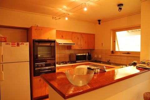 Adelaide Serviced Apartments - William Townhouse - Maitland Accommodation 1