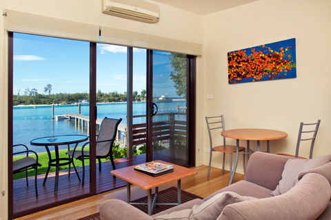 Anglesea Lodge - Maitland Accommodation 0