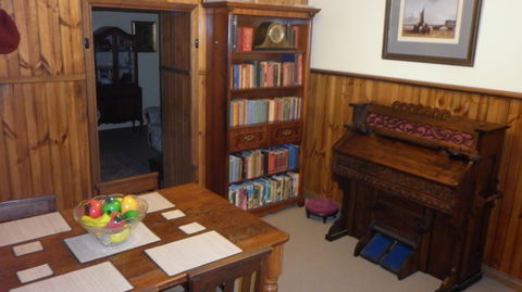 Ayers Burra - Maitland Accommodation 1