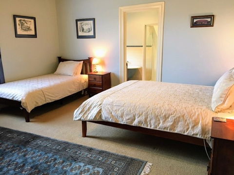 Cambridge House B&B - Maitland Accommodation 2