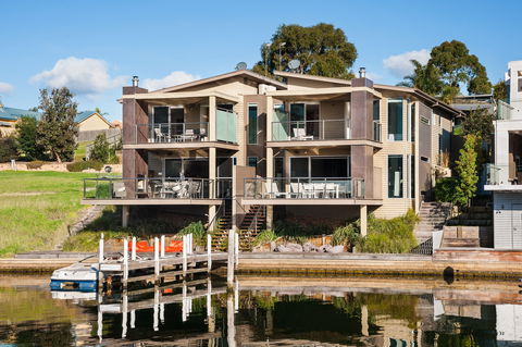 Gippsland Lakehouse - Maitland Accommodation 0