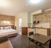 Highlander Motor Inn and Apartments - Maitland Accommodation
