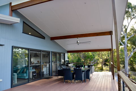 Kokomo At Kingfisher Bay - Maitland Accommodation 1