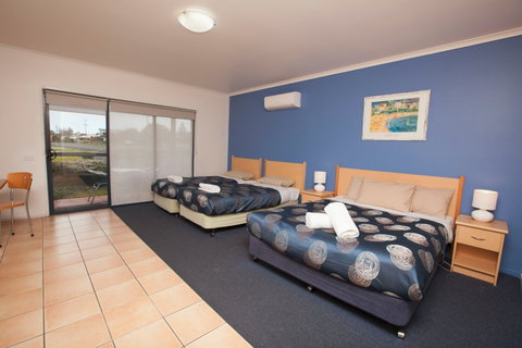 Seaview Motel And Apartments - Maitland Accommodation 2
