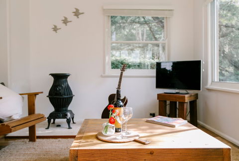 The Palm Cottage At Coledale Beach - Maitland Accommodation 1