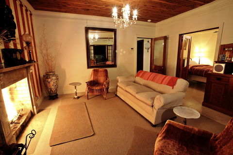 Yellow Cottage - Maitland Accommodation 1