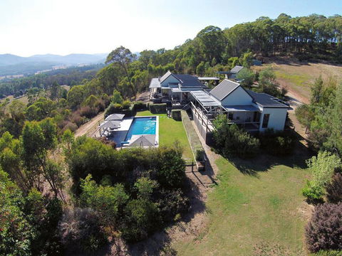 215 Mt Buffalo Retreat - Maitland Accommodation 0