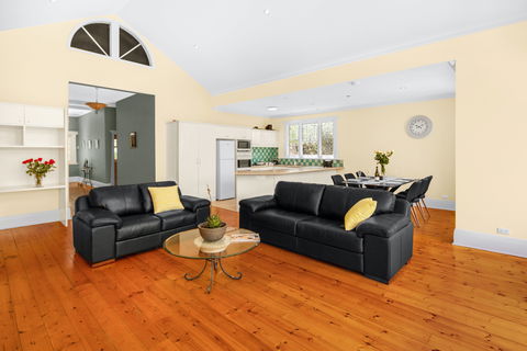 Adelaide Style Accommodation-City And Beach Luxury Home - Maitland Accommodation 0
