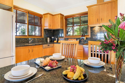 A View To A Hill - Maitland Accommodation 1