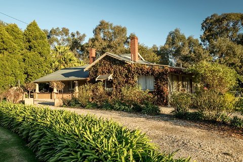 Barristers Block Vigneron Villa - Maitland Accommodation 0