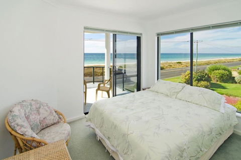 Bayside Beauty - Maitland Accommodation 2