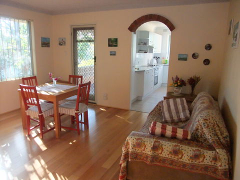 Beach Stay Dee Why - Maitland Accommodation 0