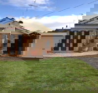 Canalside Family Getaway - Maitland Accommodation