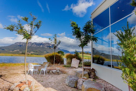 Eagles Nest Retreat - Maitland Accommodation 0